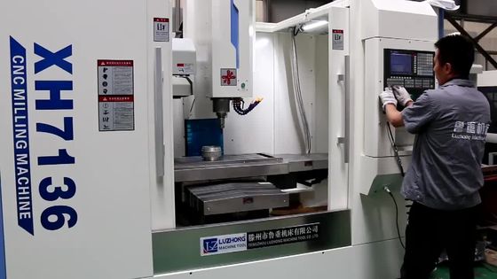 Fresadora automática del CNC XK7136 para el metal