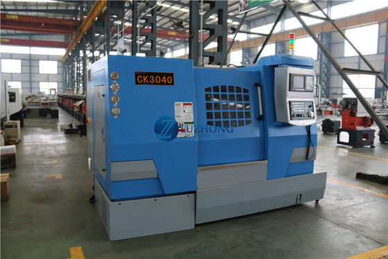 El CNC inclinado de la cama de 30 grados tornea CK3040 que da vuelta a la máquina de centro