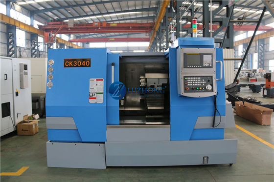 El CNC inclinado de la cama de 30 grados tornea CK3040 que da vuelta a la máquina de centro