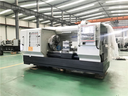 El nuevo roscar del torno del CNC de la máquina QK1327 del torno